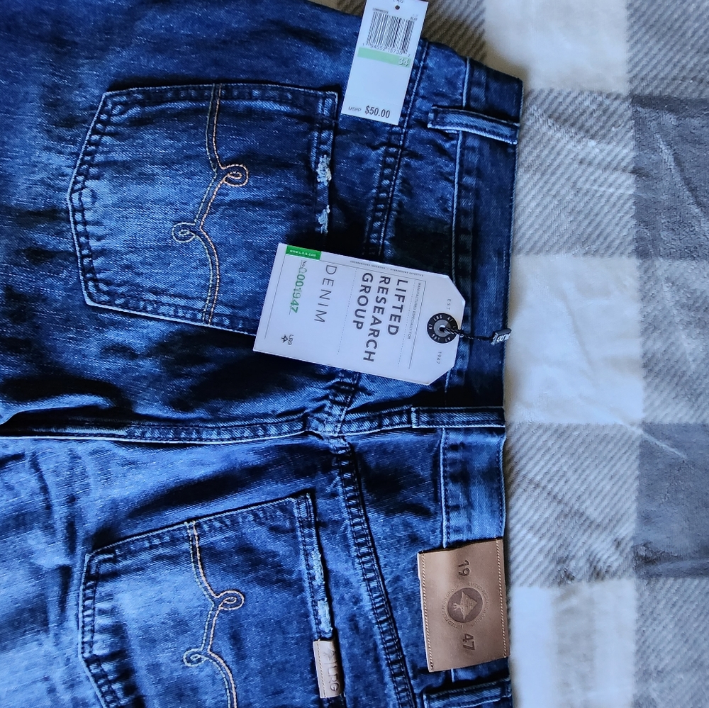 Shorts - Picture 5 of 8